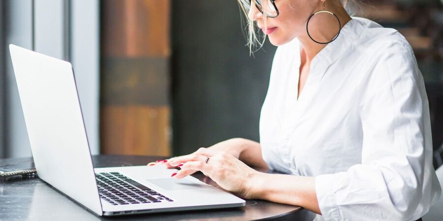 Hire Me: Your AI-Powered Content & Copywriting Assistant